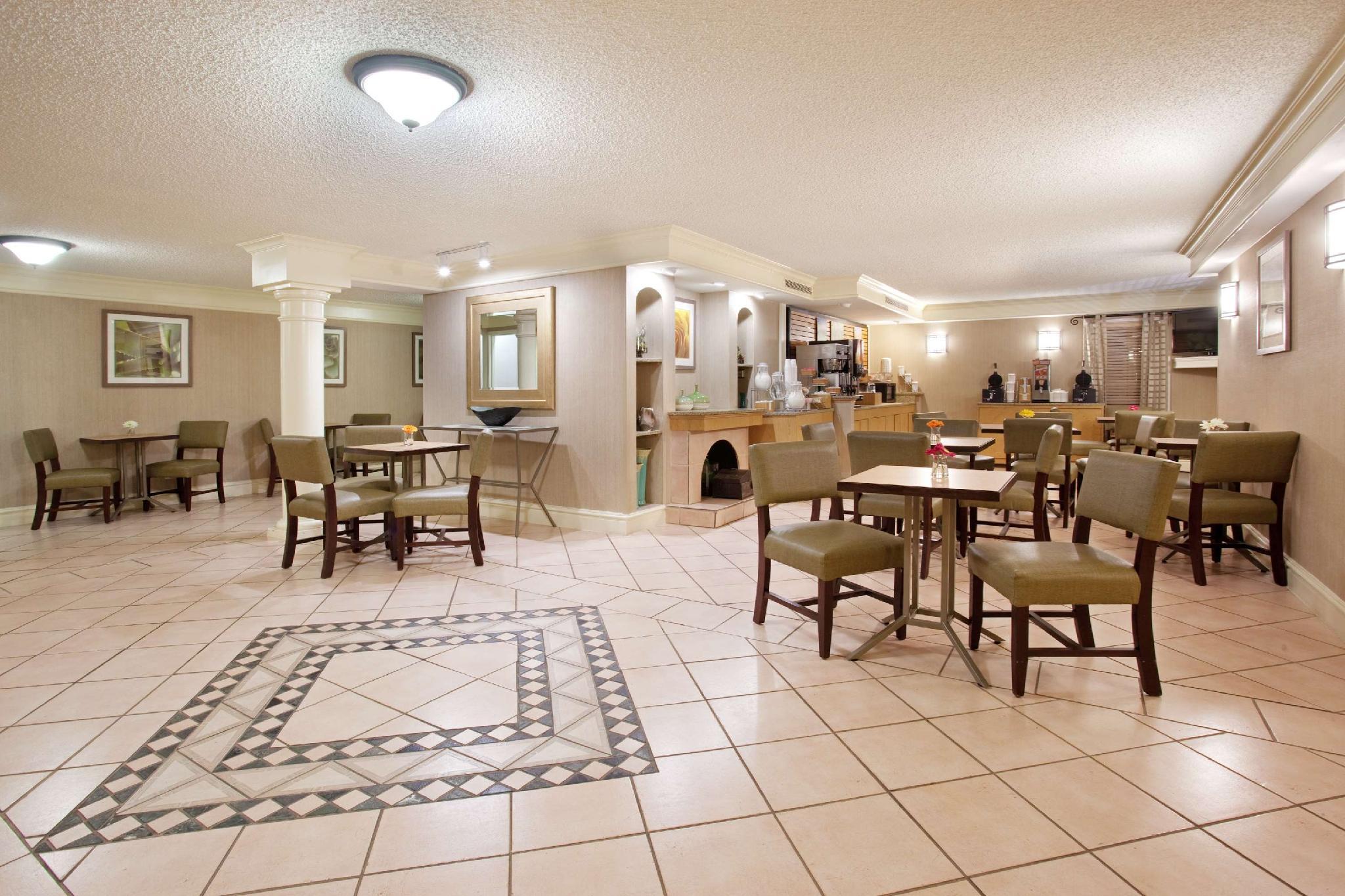 La Quinta Inn By Wyndham Denver Central المظهر الخارجي الصورة