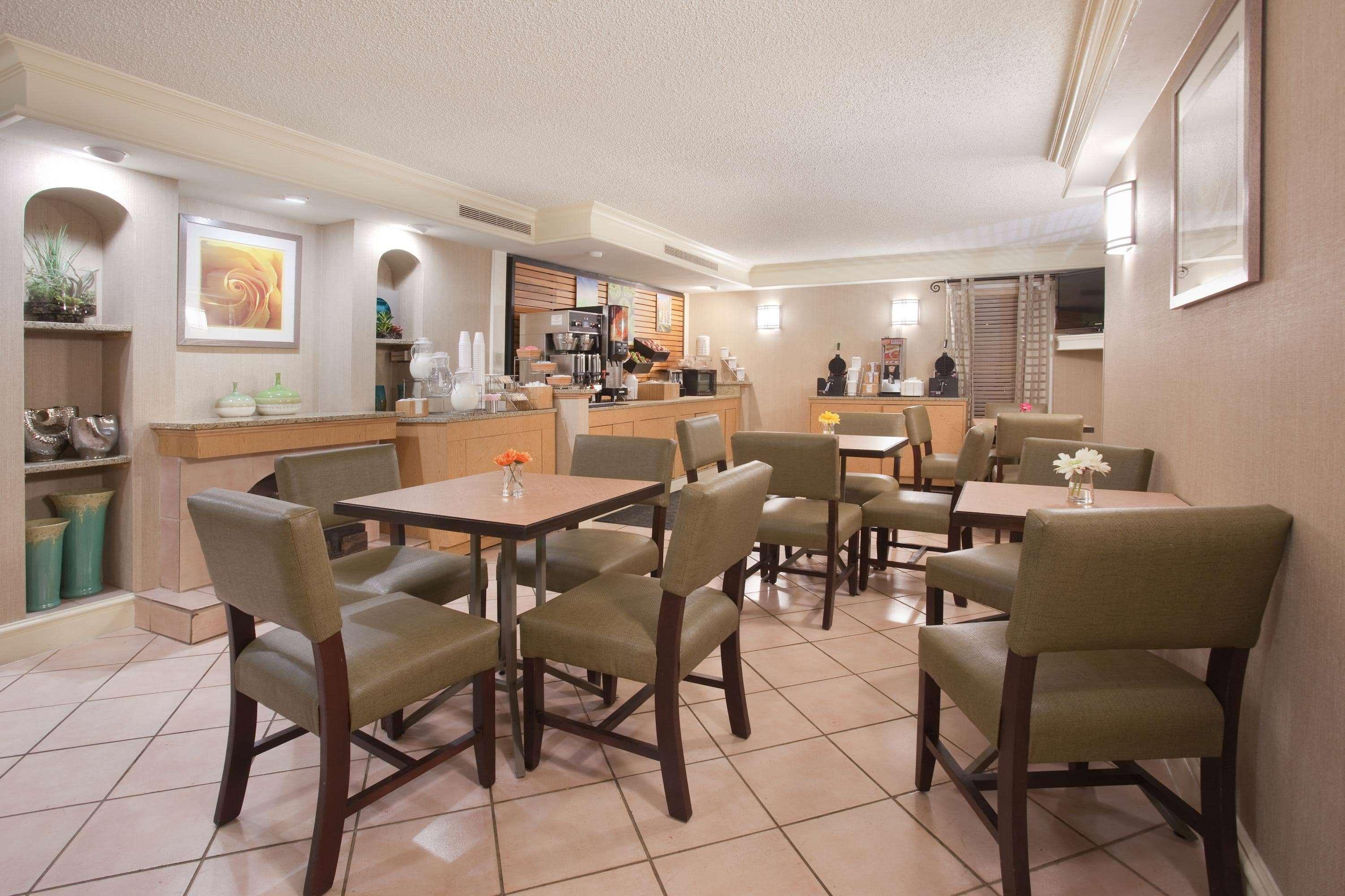 La Quinta Inn By Wyndham Denver Central المظهر الخارجي الصورة
